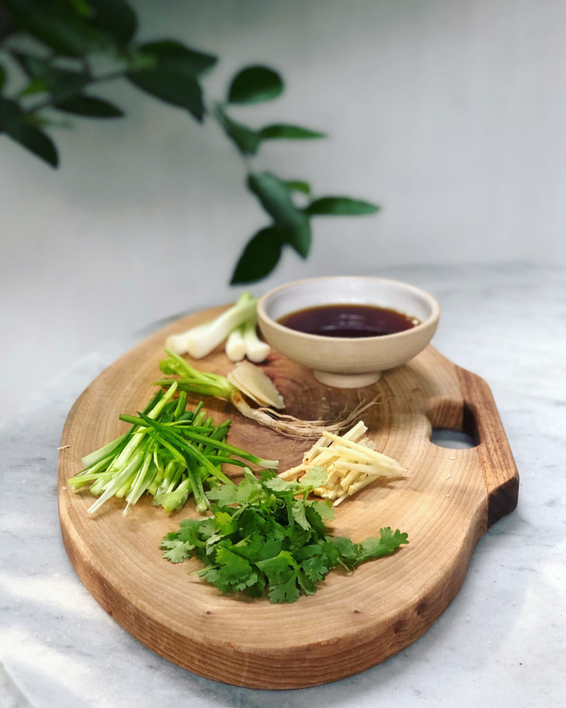 How to prepare steamed fish Hong Kong style. 